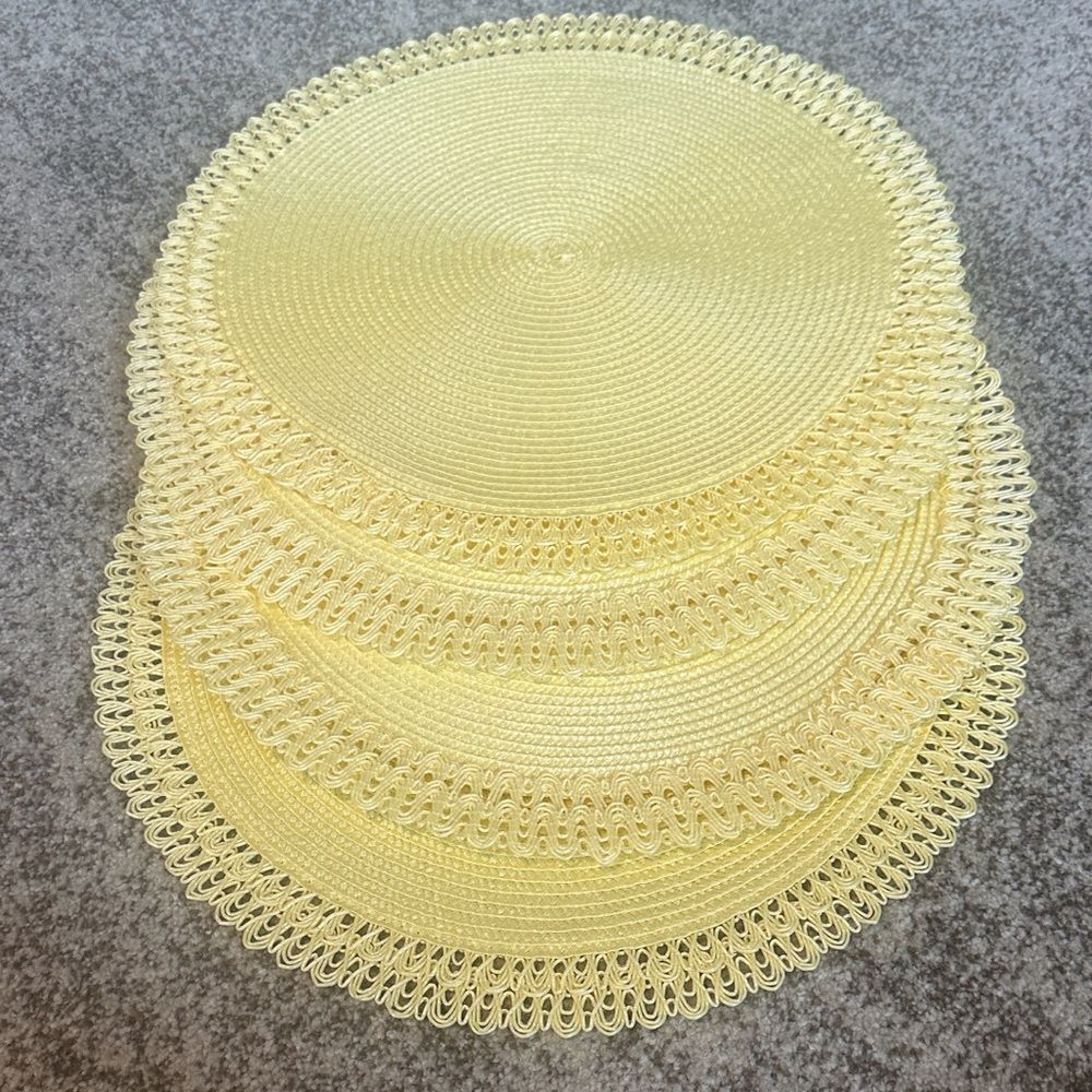 Homegoods Round Scalloped Placemats Set of  (4)